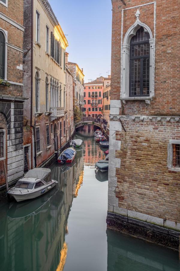 Miracoli Apartment With View On The Canal R&R Венеция Экстерьер фото