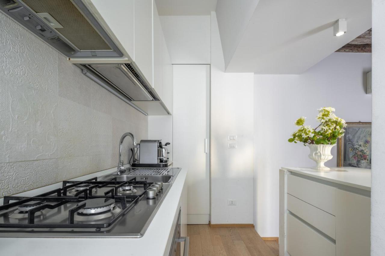 Miracoli Apartment With View On The Canal R&R Венеция Экстерьер фото