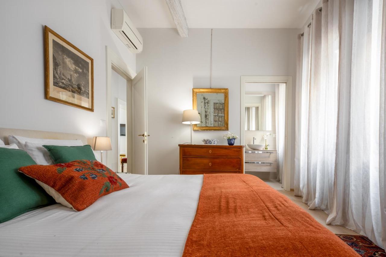 Miracoli Apartment With View On The Canal R&R Венеция Экстерьер фото
